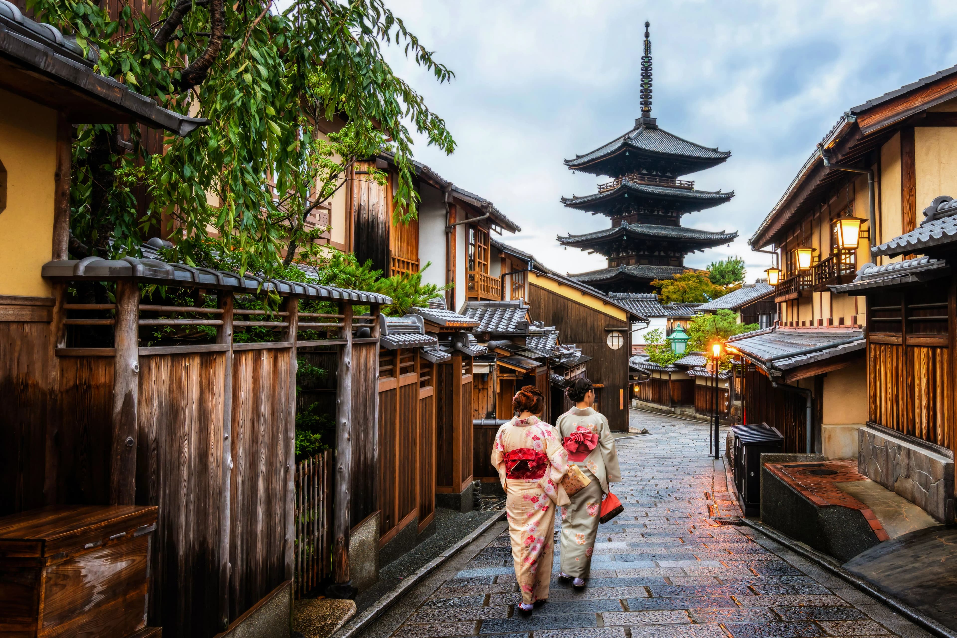 Traveller at Kiyomizu-dera, Kyoto